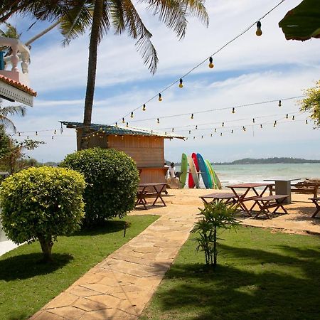 Alma Beach Hotel Weligama Exteriér fotografie