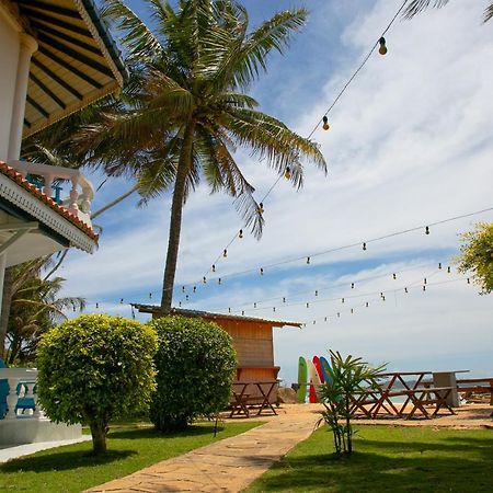 Alma Beach Hotel Weligama Exteriér fotografie