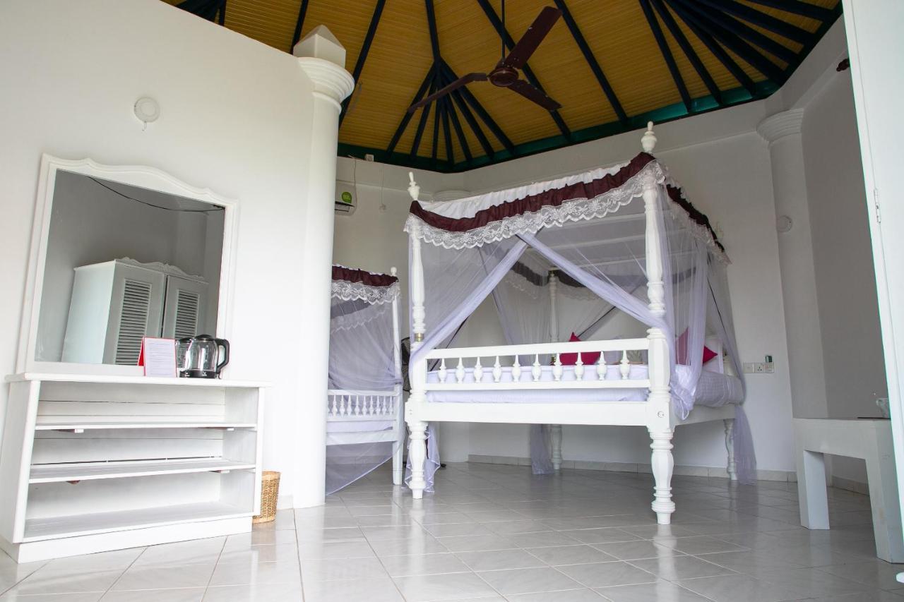 Alma Beach Hotel Weligama Exteriér fotografie